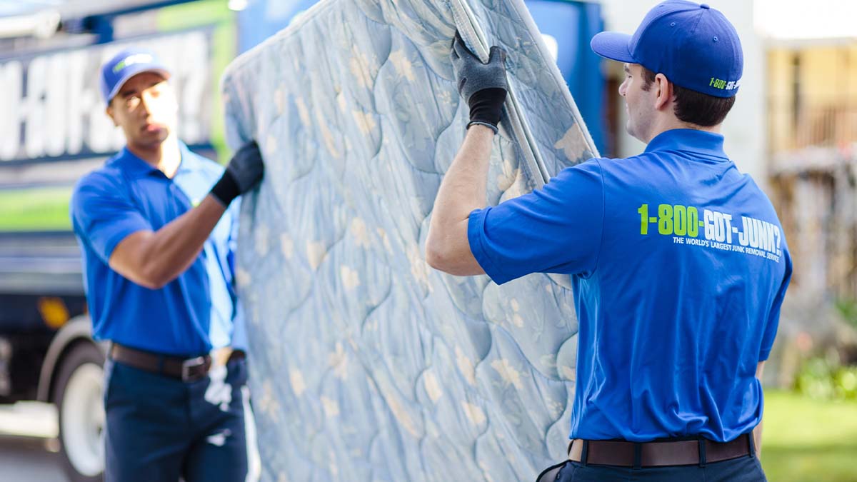 How to Dispose of a Mattress 1800GOTJUNK?